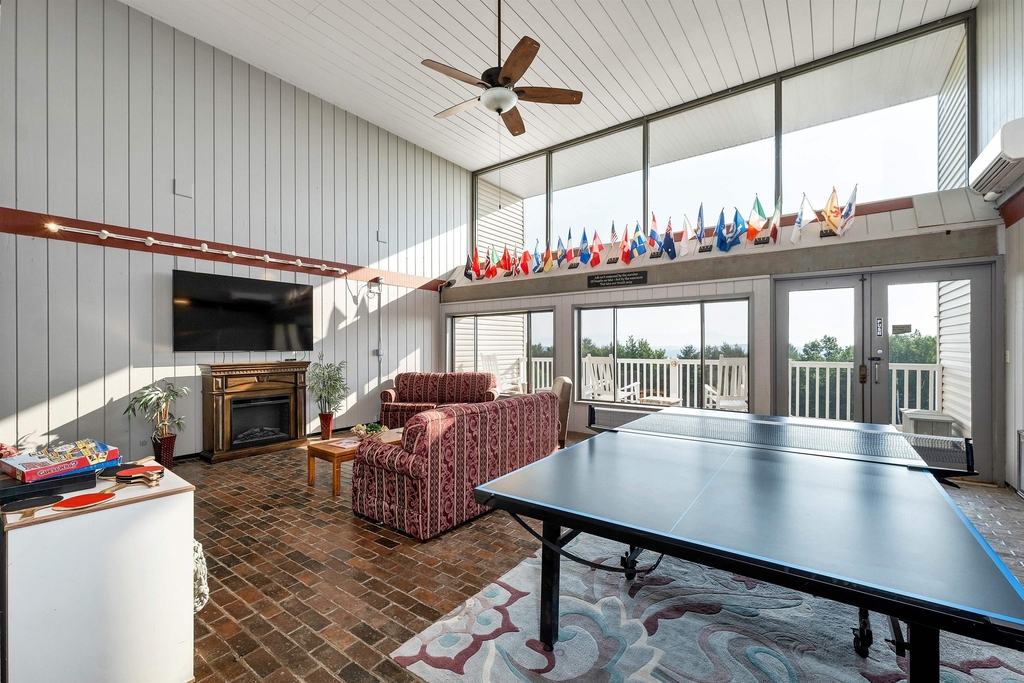 375 Endicott N - Photo 9