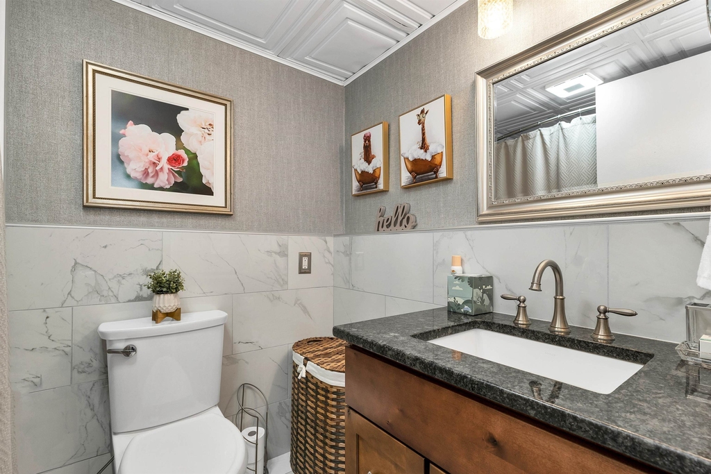 375 Endicott N. - Photo 9