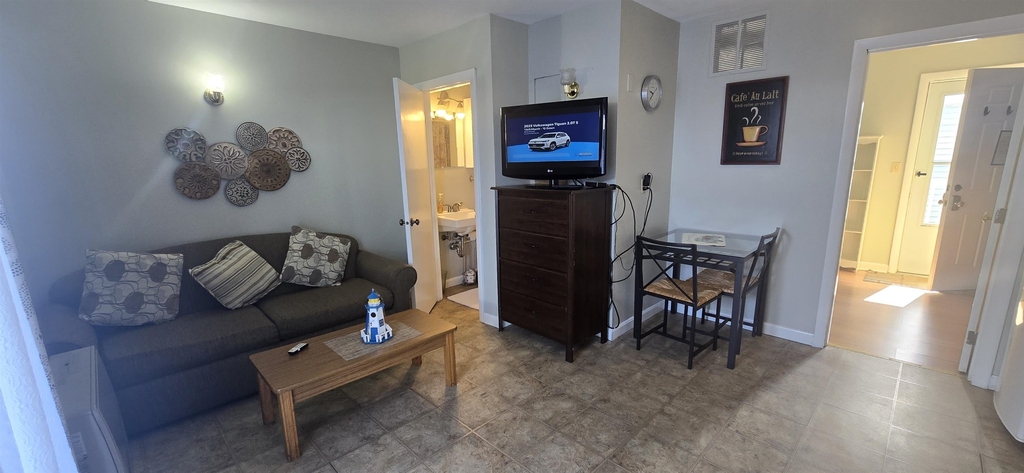 12 G - Photo 2