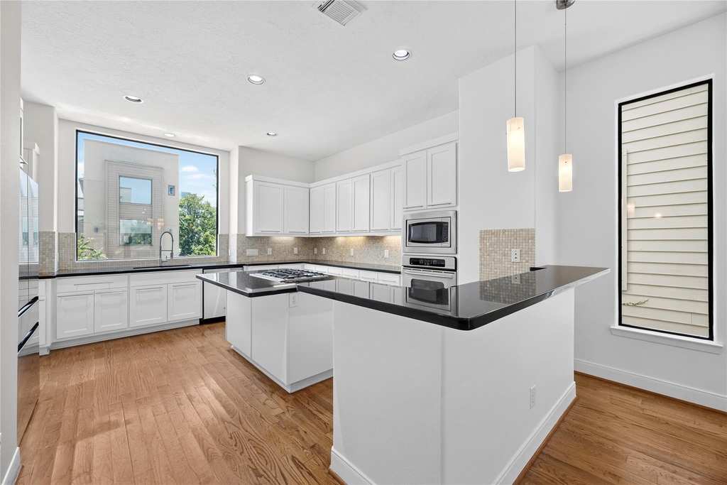 4320 Blossom Street - Photo 11