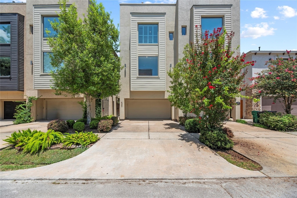4320 Blossom Street - Photo 1