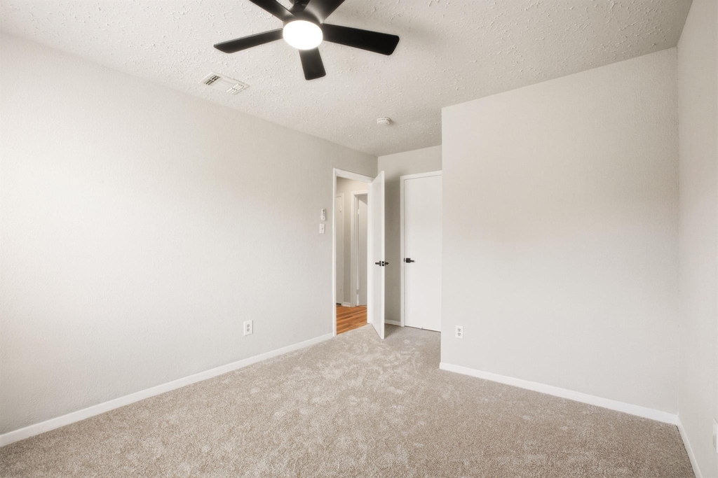 22603 Deville Drive - Photo 21