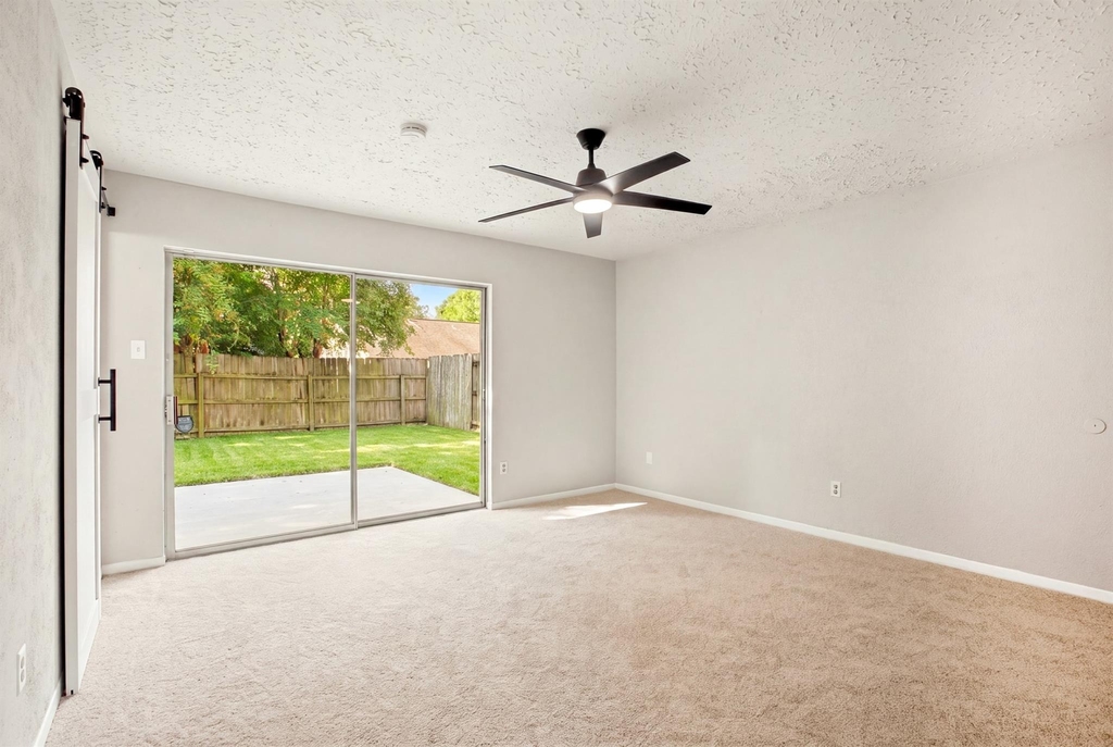 22603 Deville Drive - Photo 14