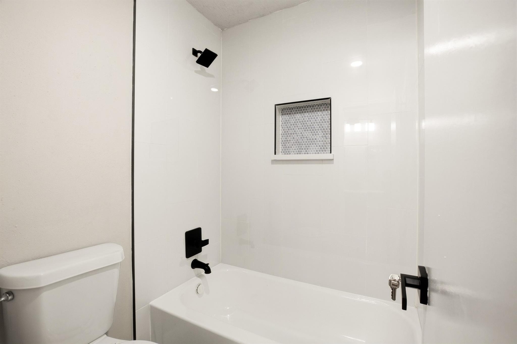 22603 Deville Drive - Photo 19
