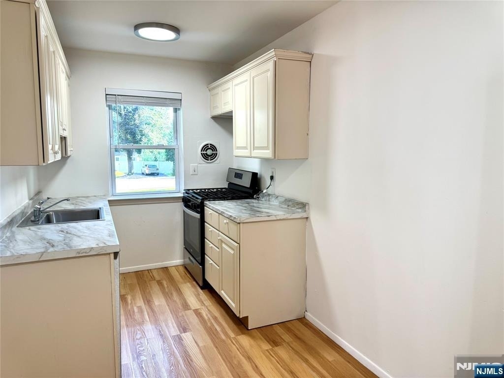62 Regency - Photo 3