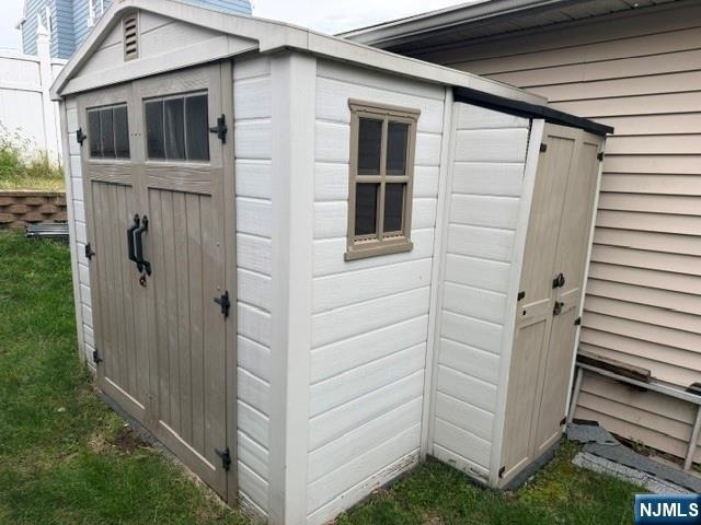 326 Delawanna - Photo 11