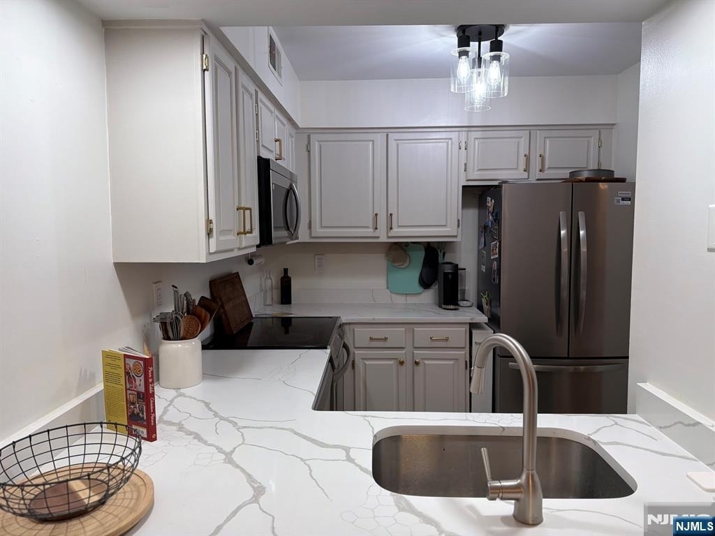 321 Ringwood - Photo 5