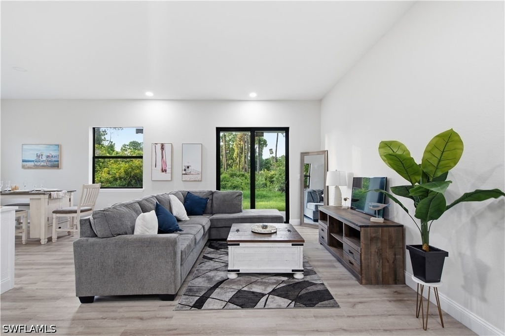 923 Milwaukee Boulevard - Photo 4