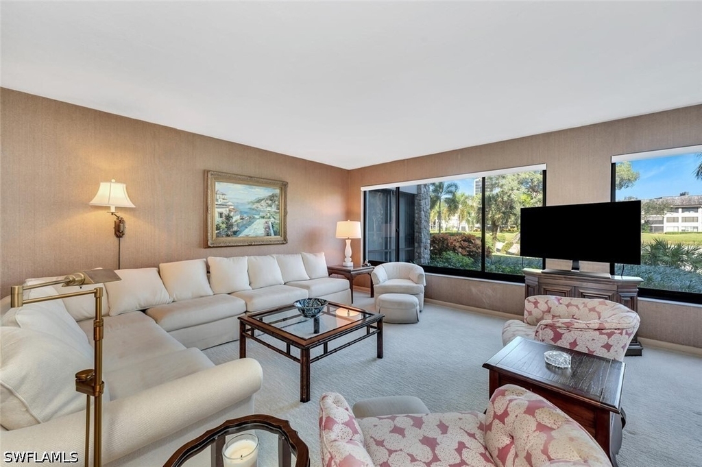 5950 Pelican Bay Boulevard - Photo 4