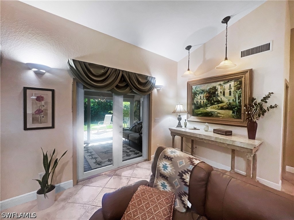 6046 Westbourgh Drive - Photo 11