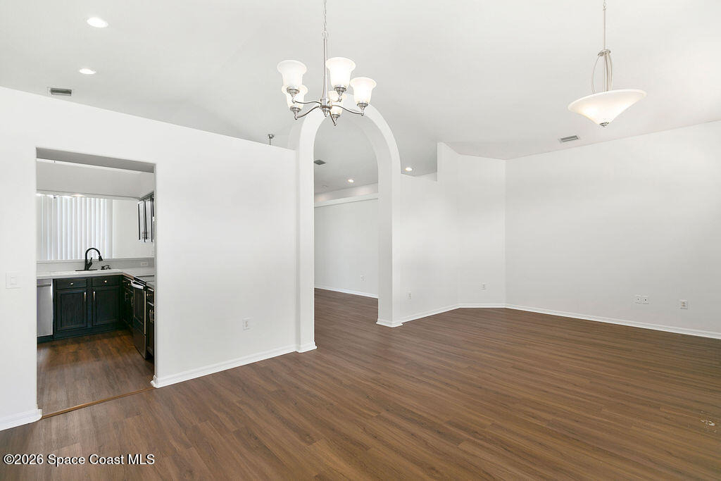 443 Cobblewood Drive - Photo 5