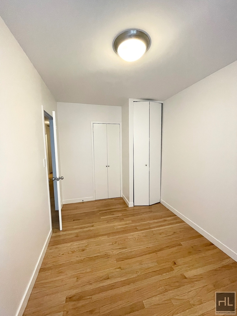 West 87th Street - Photo 9