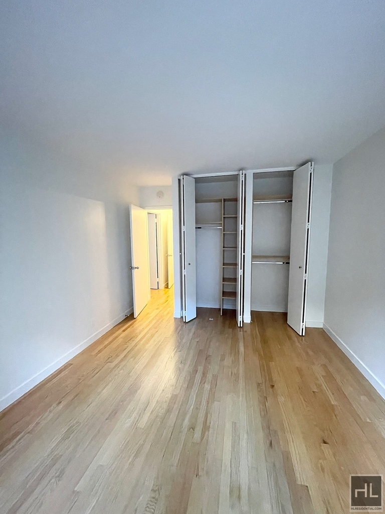 West 87th Street - Photo 7