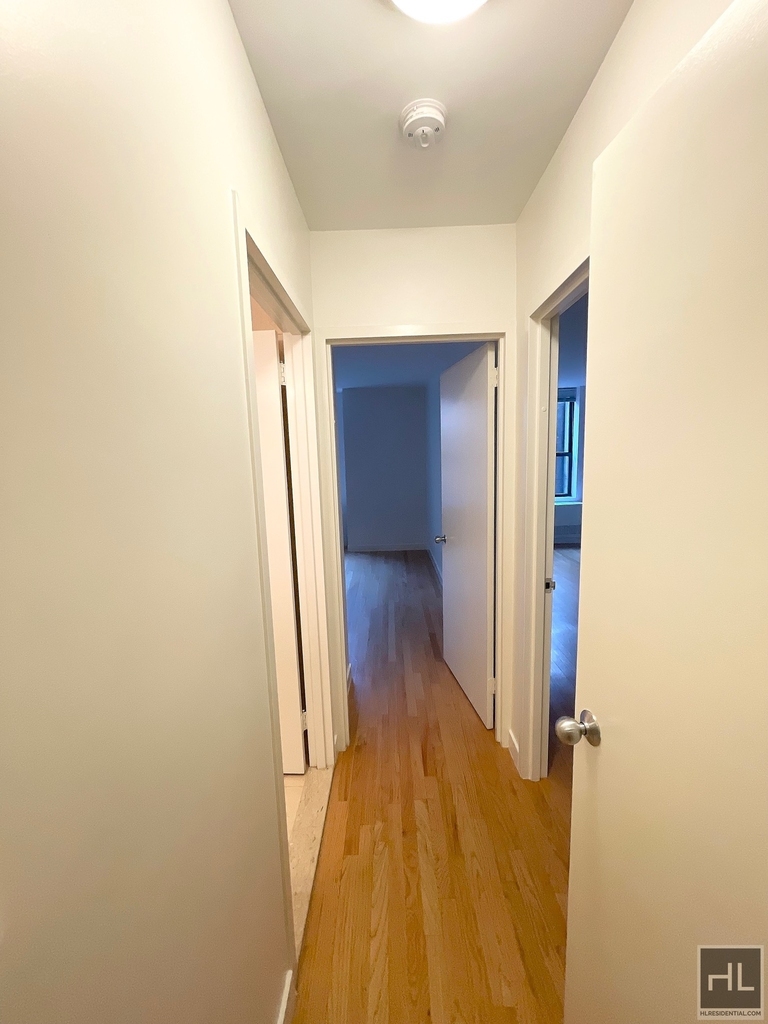 West 87th Street - Photo 13