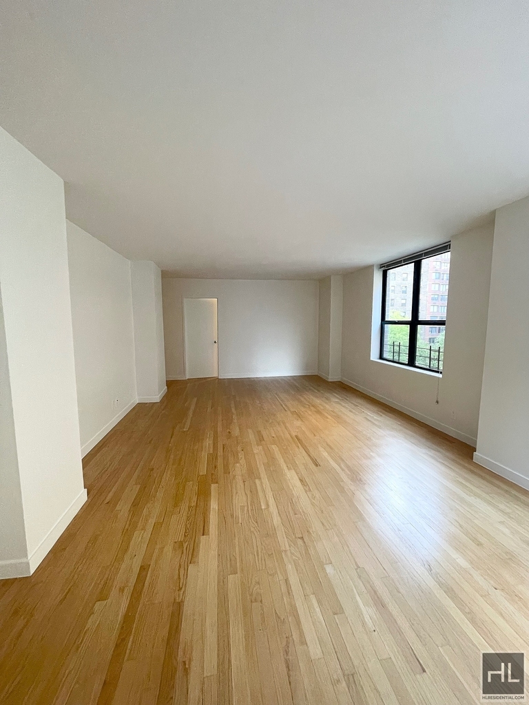 West 87th Street - Photo 2