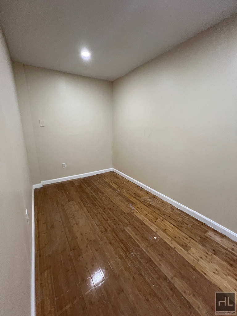 445 East 139 Street - Photo 6