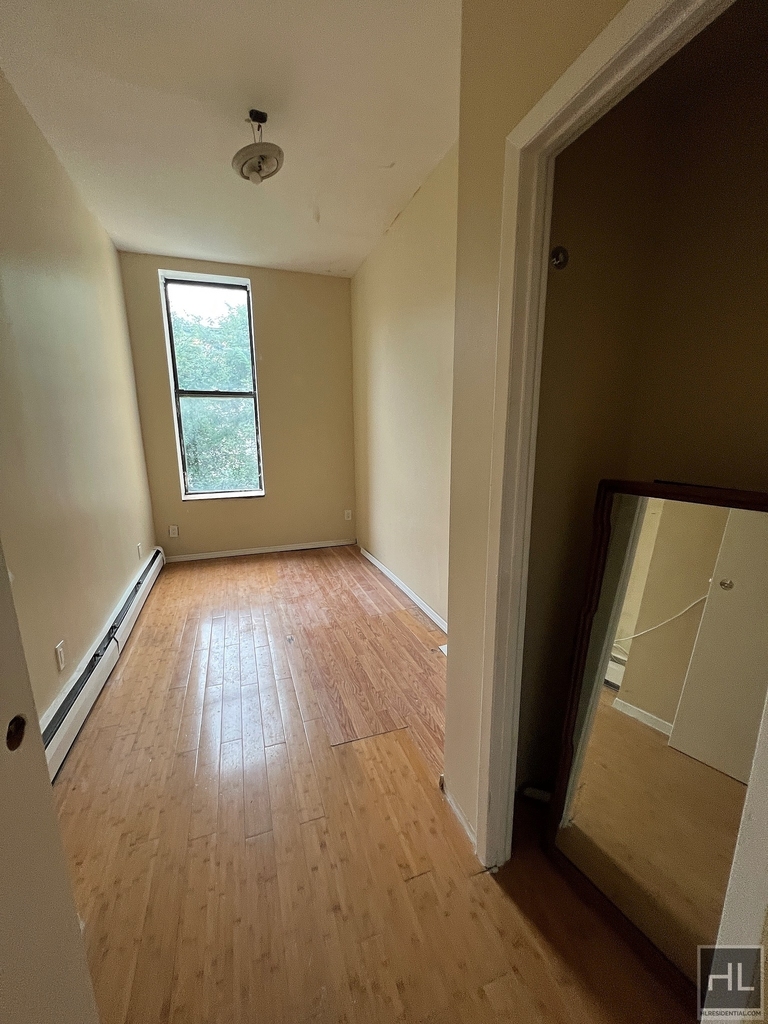 445 East 139 Street - Photo 4