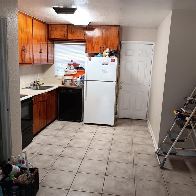 204 Olmstead Drive - Photo 2