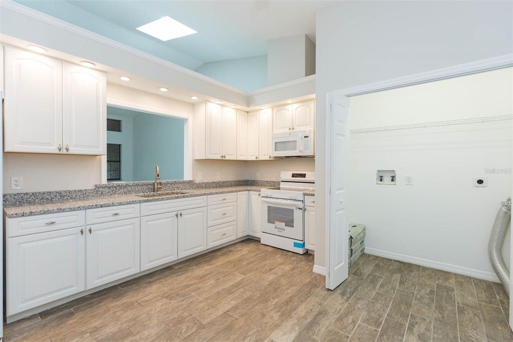 6541 Brentwood Drive - Photo 8