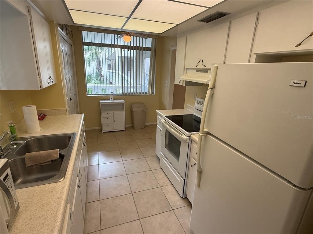1009 Pearce Drive - Photo 3