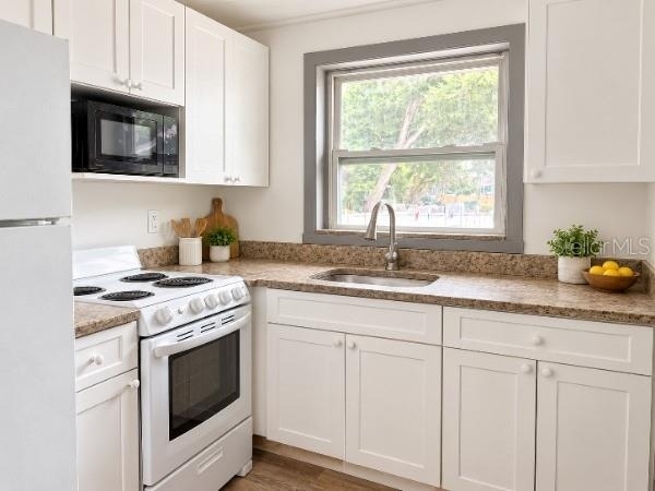 413 E Floribraska Avenue - Photo 1