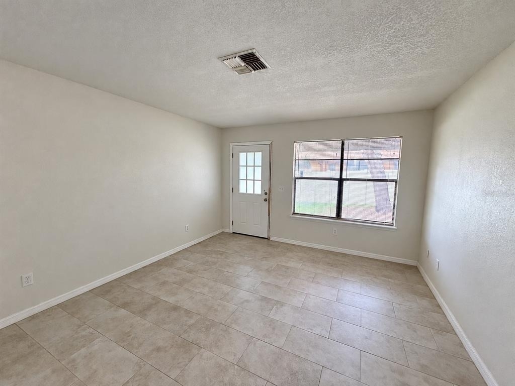 1788 Poinsettia Avenue - Photo 1