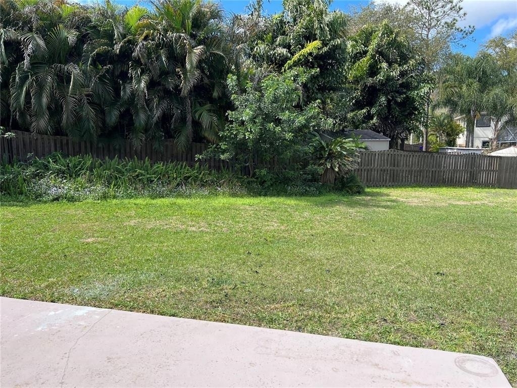 946 Berkley Court N - Photo 9