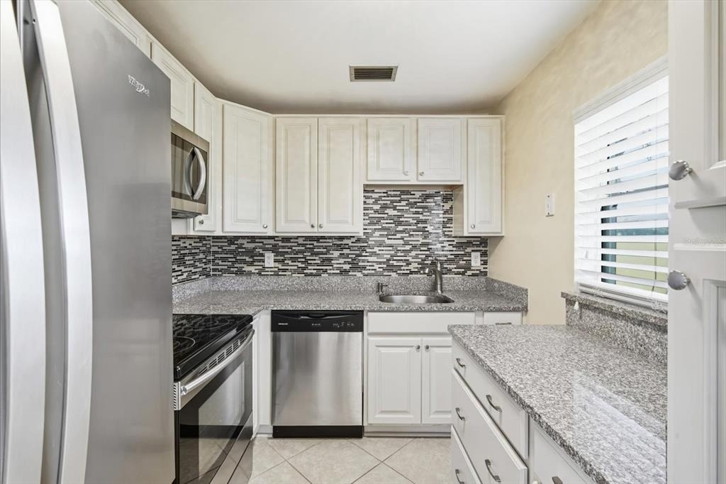 302 Canton Court - Photo 8