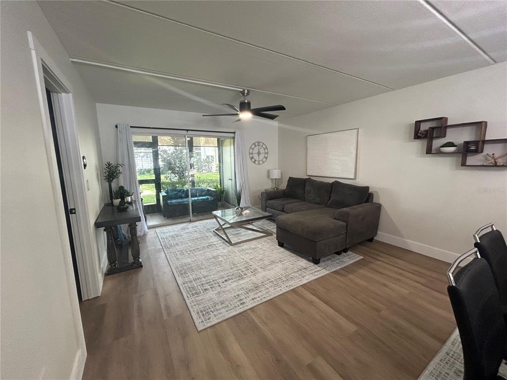 201 Palmetto Court - Photo 2