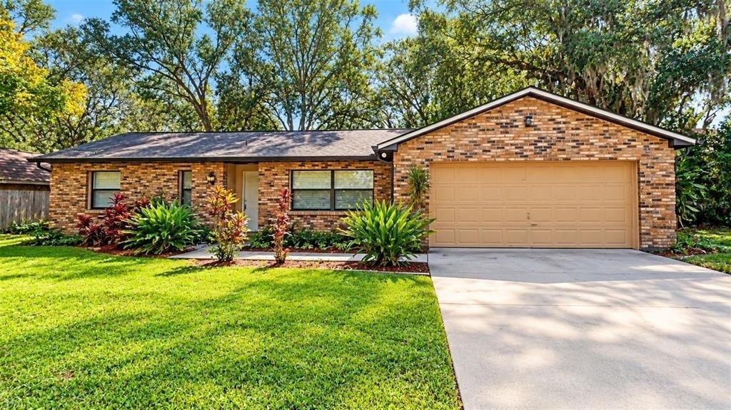 4485 White Oak Circle - Photo 0