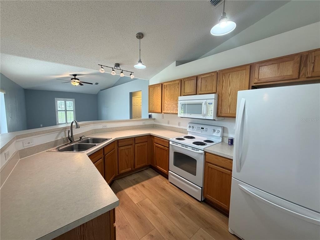 3942 Warbler Drive - Photo 9