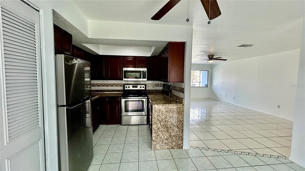 2612 London Bridge Court - Photo 27