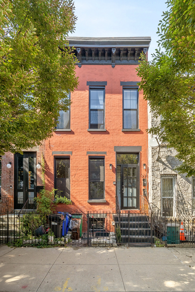 223 Chauncey Street - Photo 3