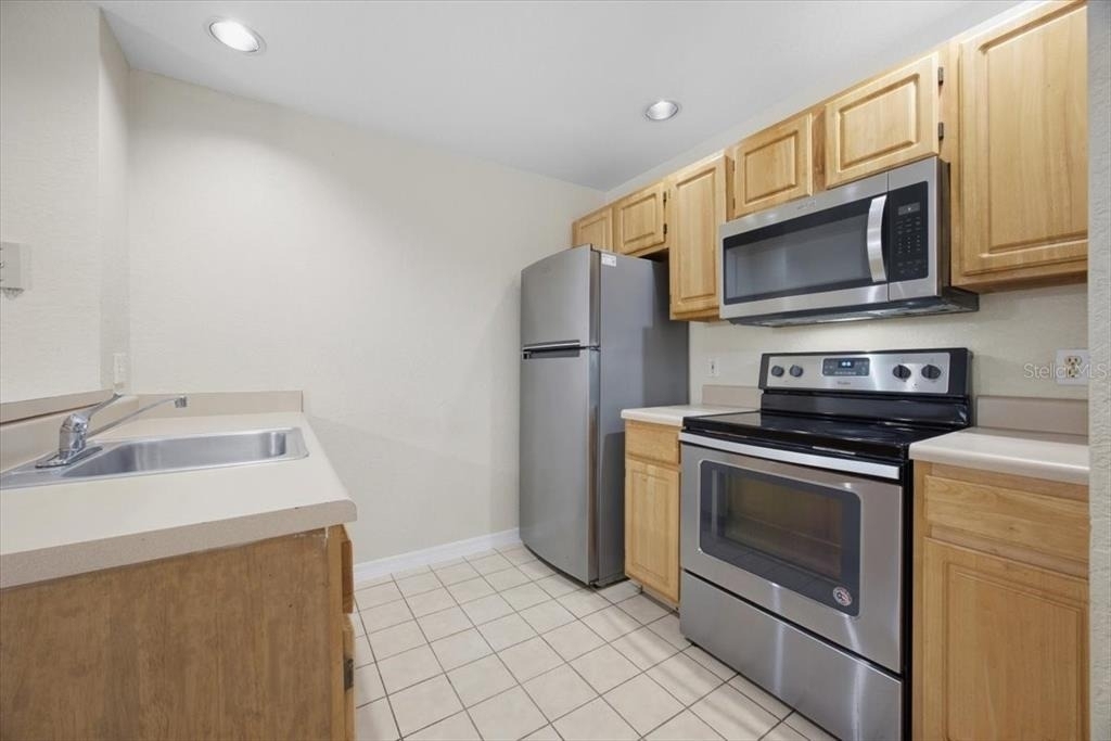 4006 Venetian Bay Drive - Photo 2