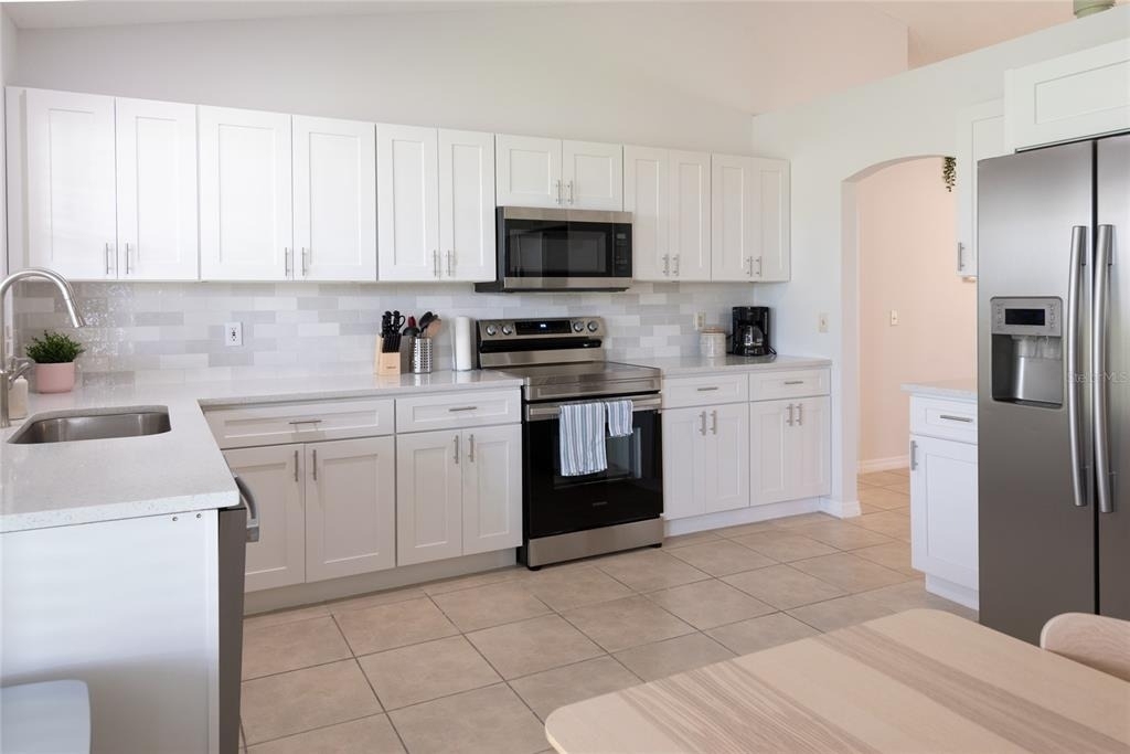 1085 Indian Ridge Trl E - Photo 2