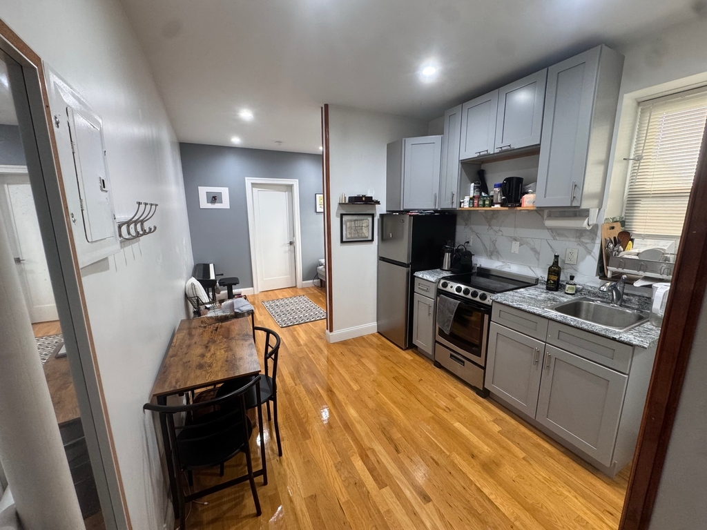 424 East 13th Street - Photo 0