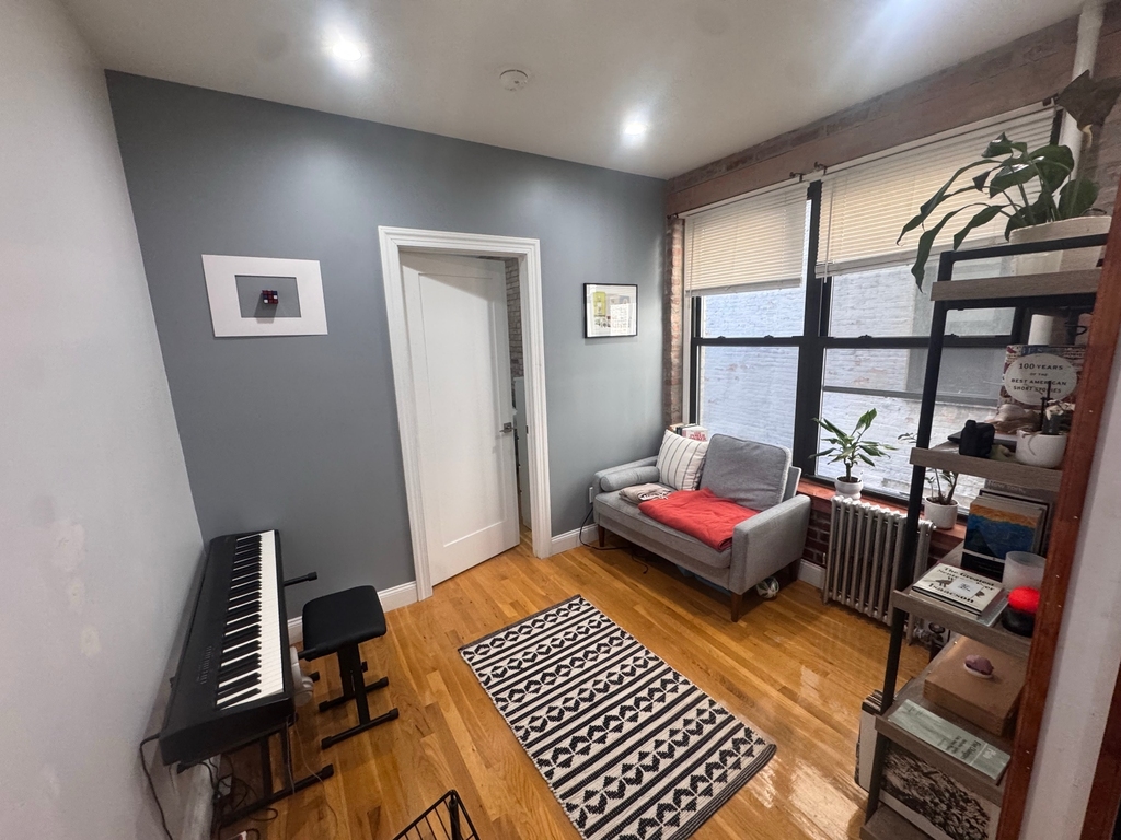 424 East 13th Street - Photo 1