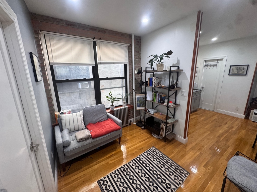 424 East 13th Street - Photo 7