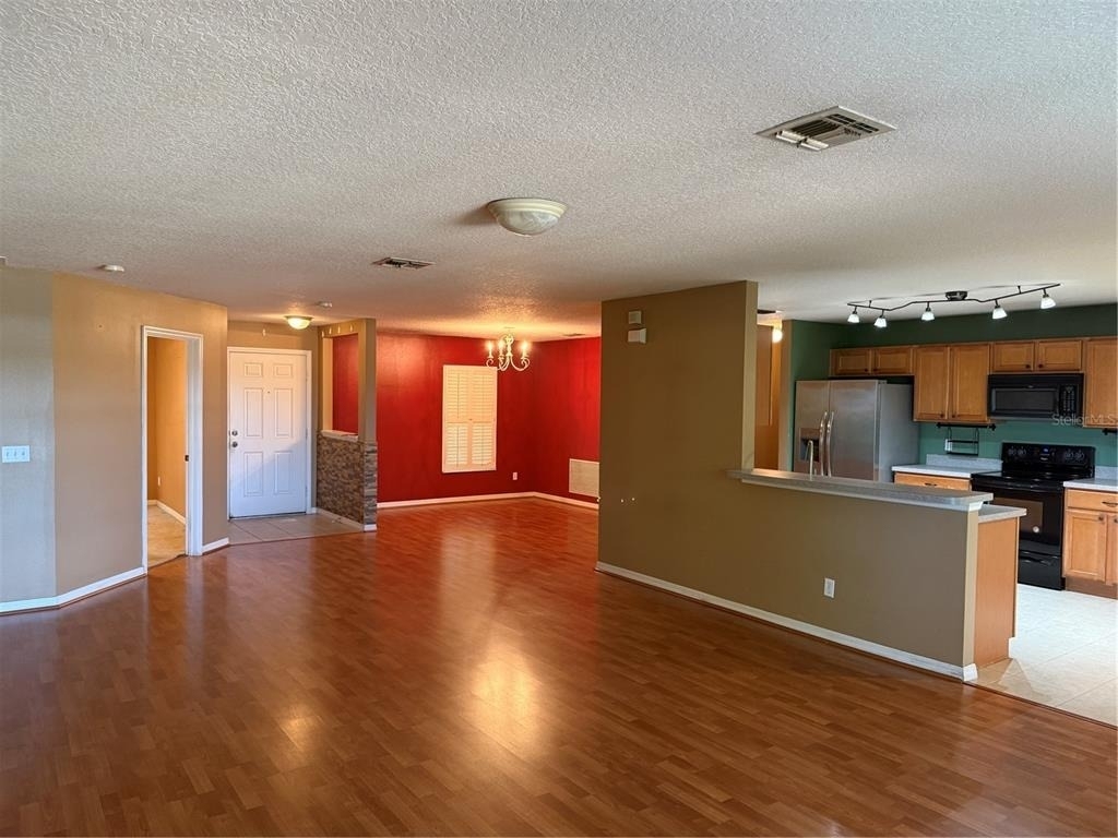 303 Sky Valley Street - Photo 2