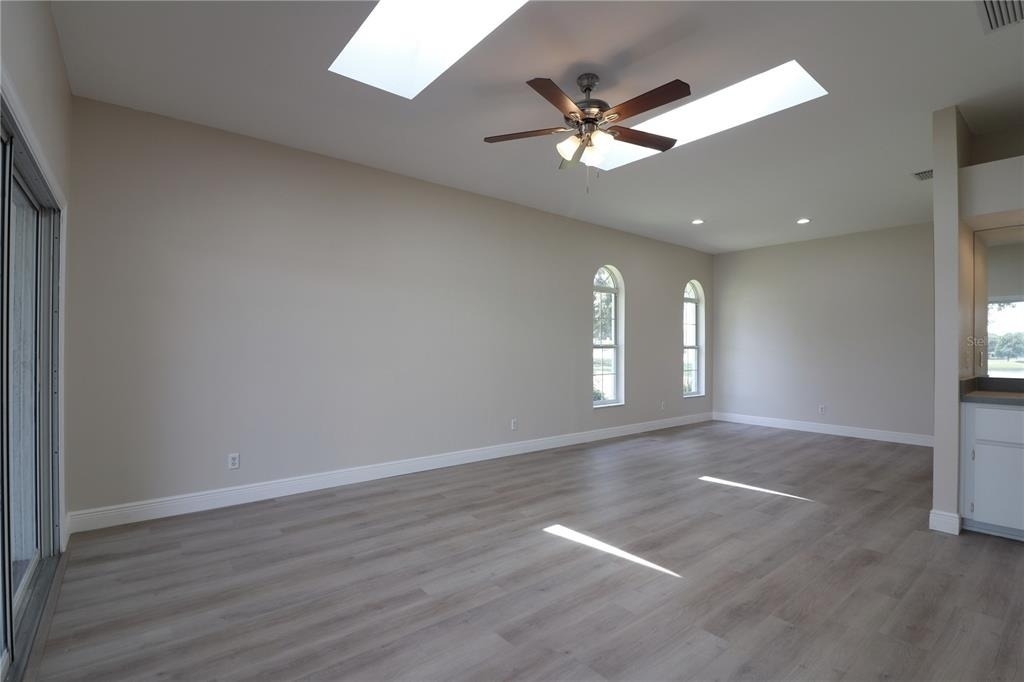 21716 King John Street - Photo 3