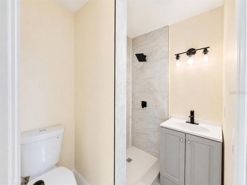 5633 Crissman Drive N - Photo 3