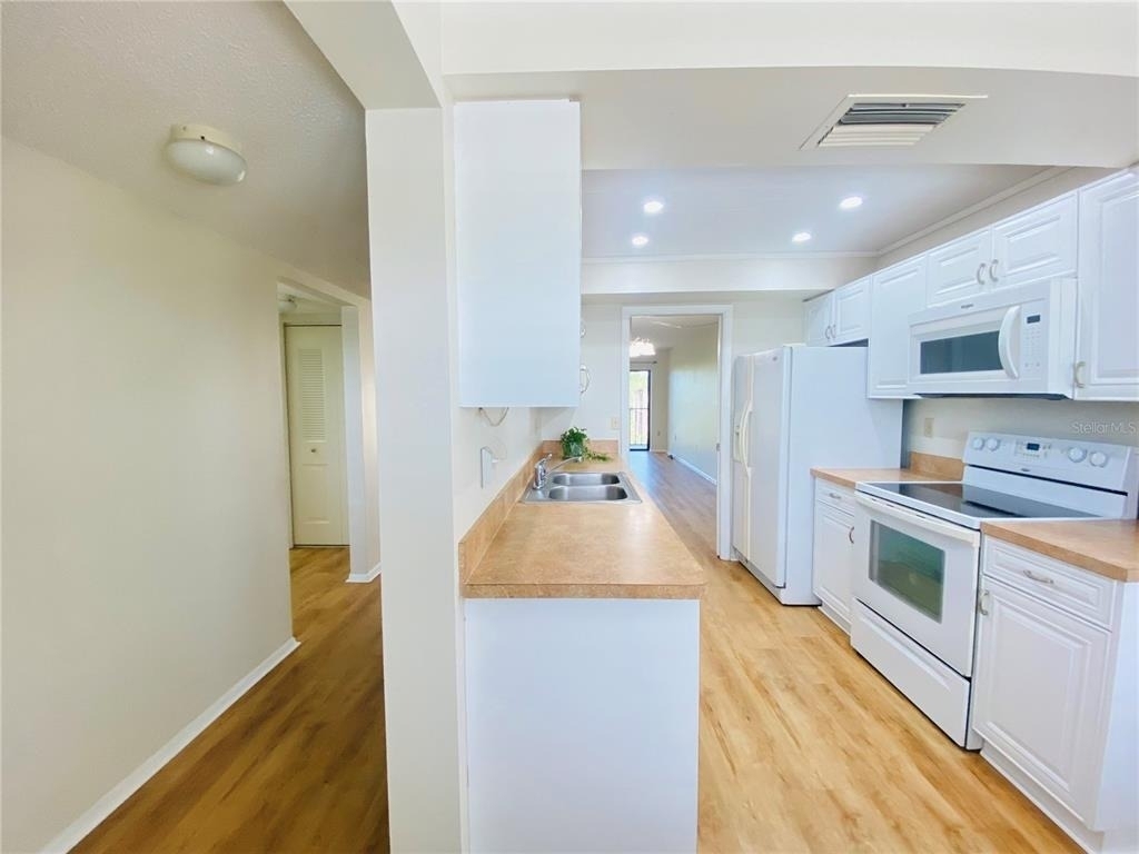 505 30th Avenue W - Photo 3