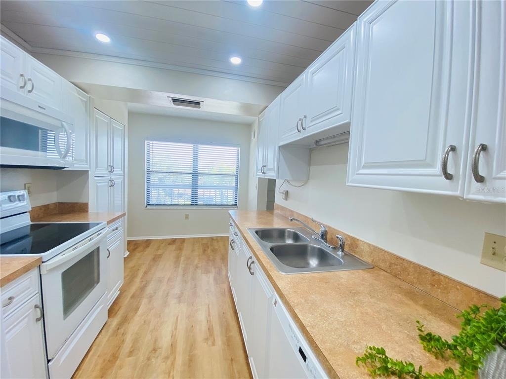 505 30th Avenue W - Photo 4