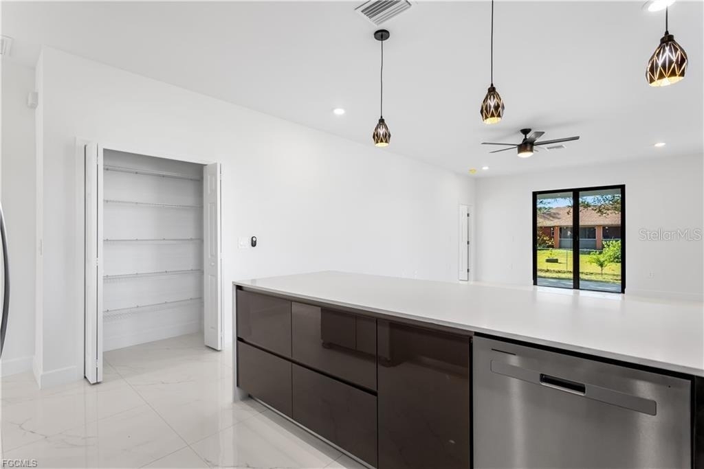 2813 50th Street Sw - Photo 5