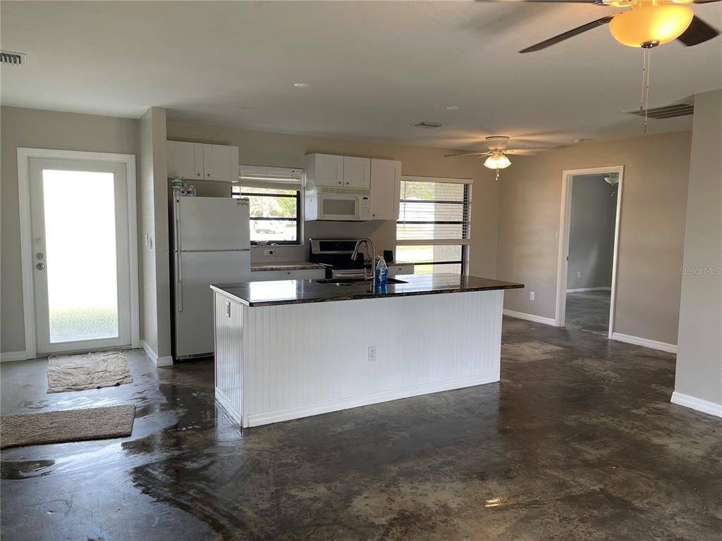 330 Beverly Road - Photo 2
