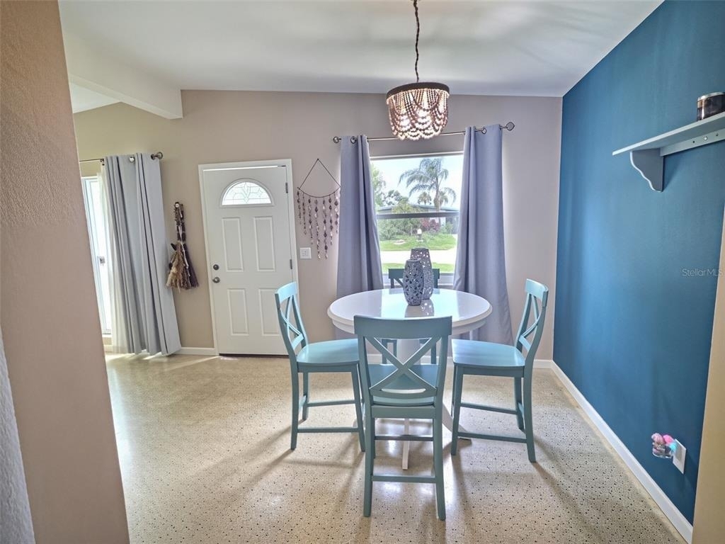 329 Glen Oak Road - Photo 2