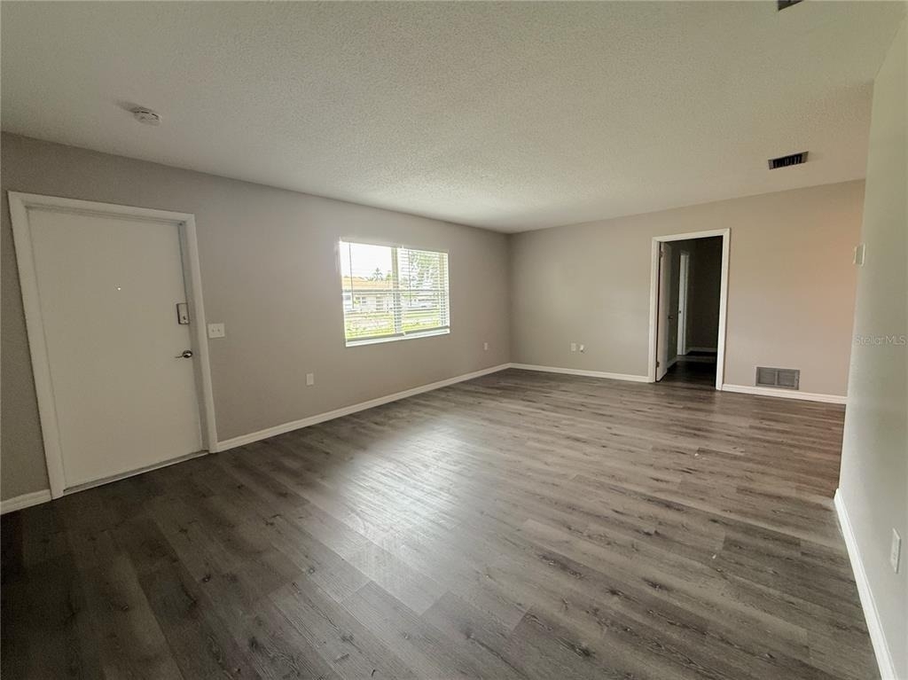362 Briarwood Road - Photo 2