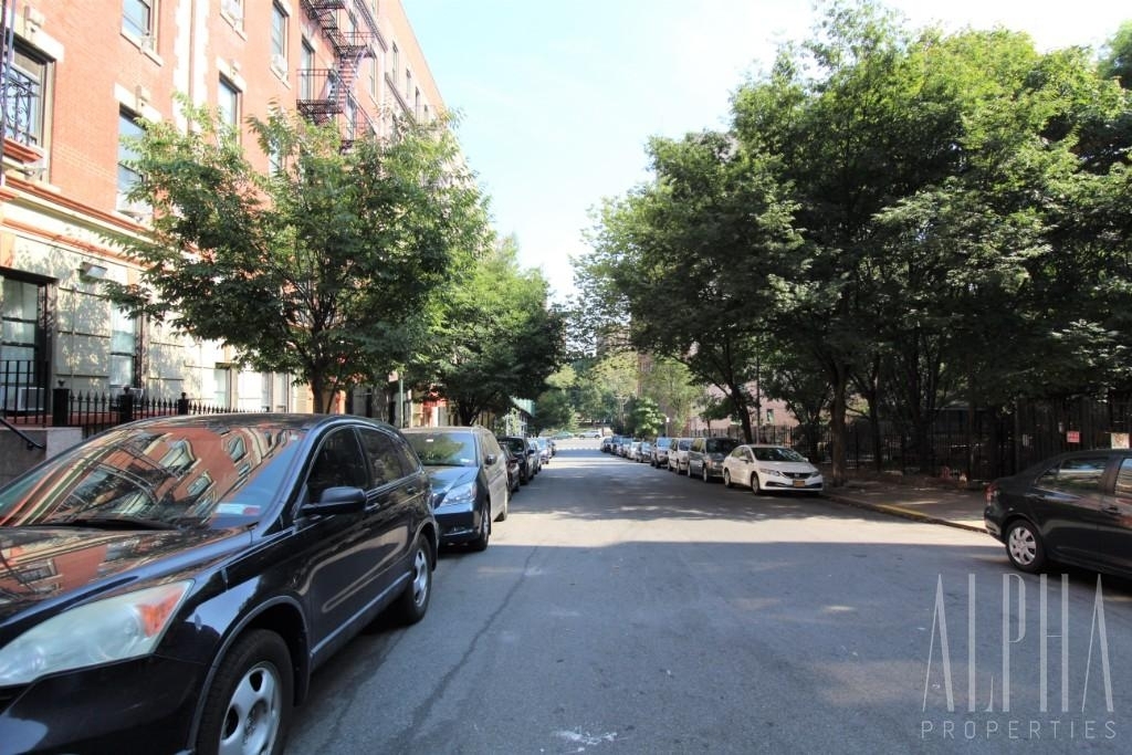 105th Street and 2nd Ave - Photo 4