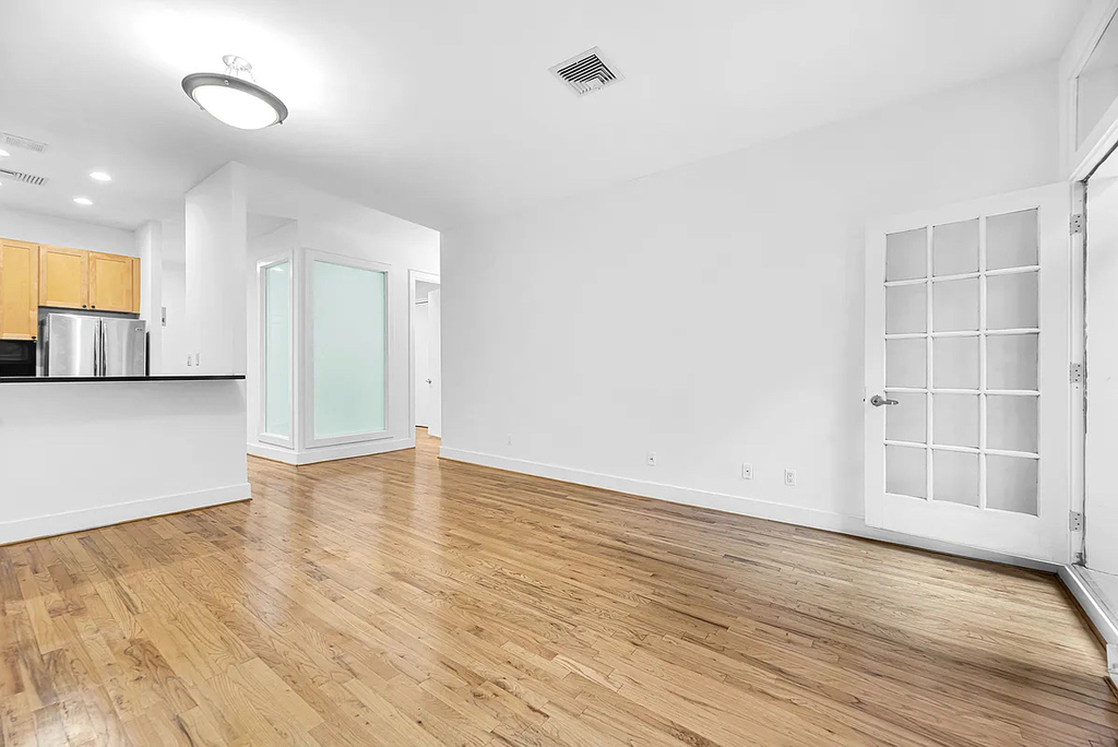 122 East 27th Street - Photo 1