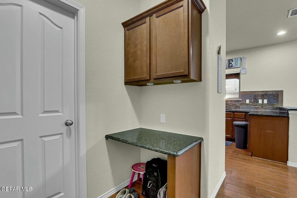 7657 Mundy Creek Drive - Photo 14